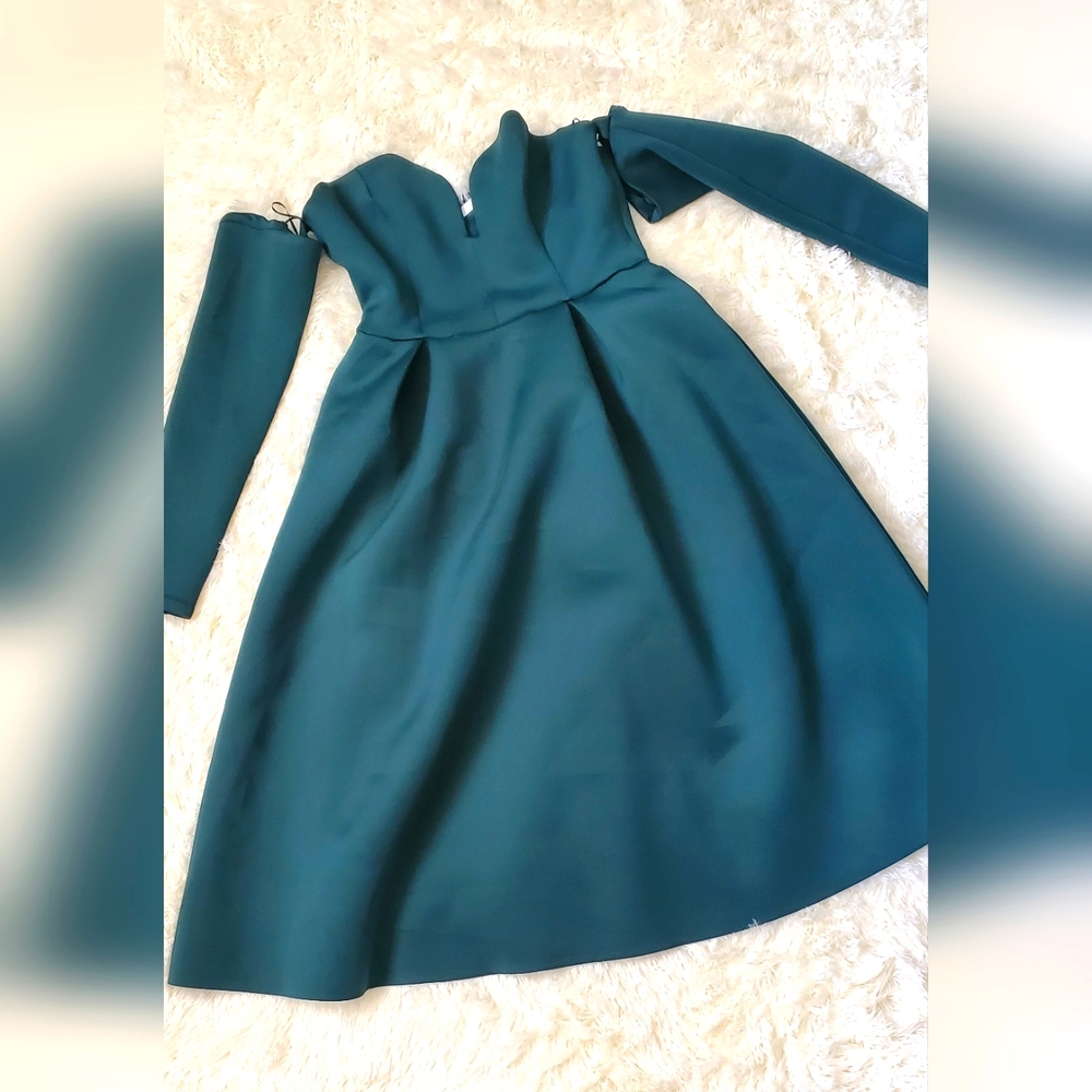 New w/Tags Asos off the shoulder US size 8 scuba dress